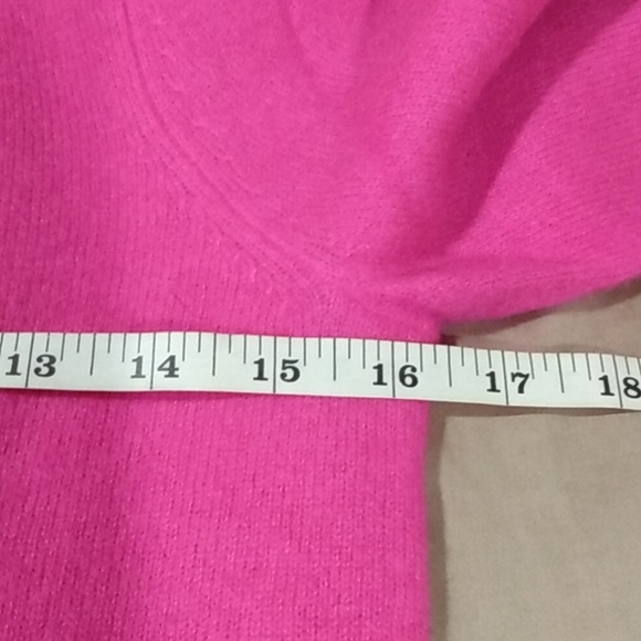 Cashmere sweater by Bloomingdales - Picture 9 of 13